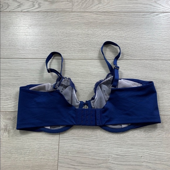 Victoria’s Secret Unlined Demi Navy Lace Bra - Picture 3 of 5